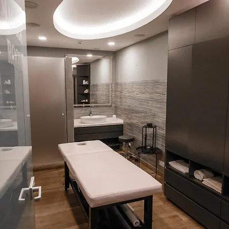 Time Hotel&spa 4* 키시나우